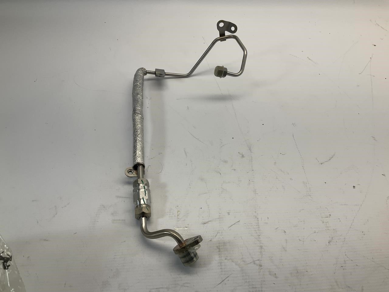 22-24 Ferrari SF90 Oil Delivery Tube Pipe Turbo Left Q