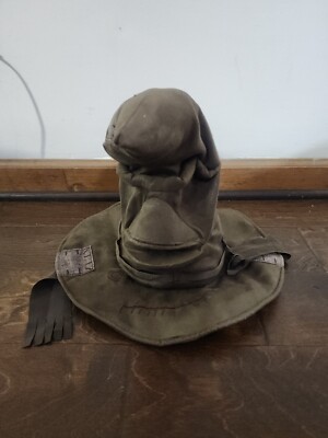 Harry Potter Sorting Hat Talks and Moves Spin Master