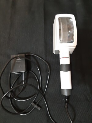 3X / 7.6 D / 250 Eschenbach Incandescent Illuminated Magnifier