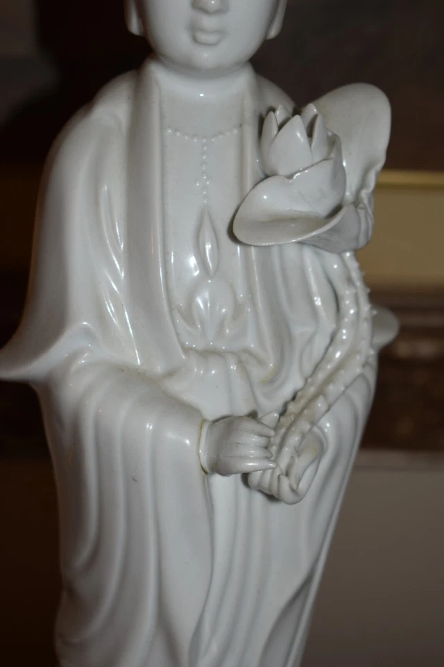 ВИНТАЖНЫЙ 1900-1940 КИТАЙСКИЙ BLANC DE CHINE ФАРФОРОВАЯ СТАТУЯ 16» - Изображение 3 из 4