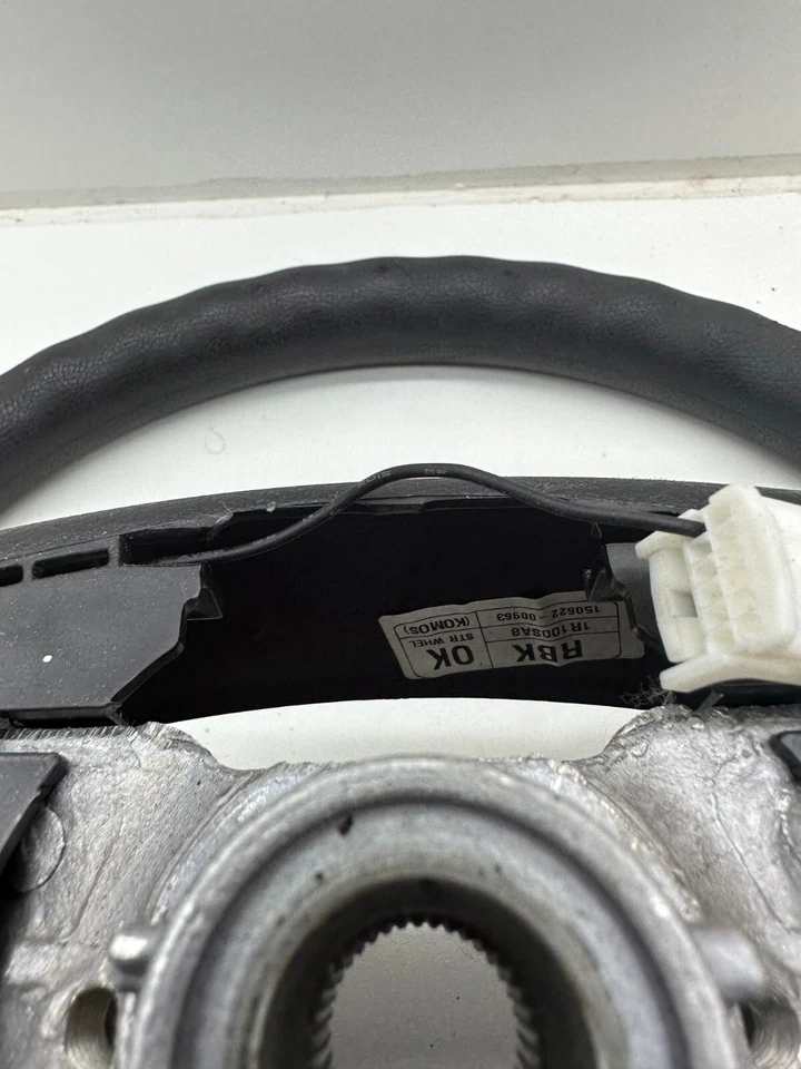 2015-2017 Hyundai Accent Left Driver Side Steering Wheel Assembly 56113-1R000 - Image 4 of 4