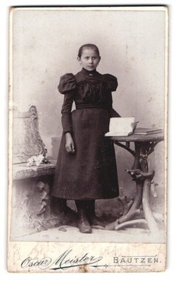 Photography Oscar Meister, Bautzen, Seminarstraße 6, Girl in Elegant Dress 
