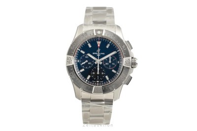 Breitling Avenger B01 Chronograph 44 Stahl Automatik Ref. AB0147101B1A1 B&P New
