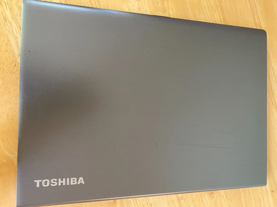 Toshiba Portege Z30-C1320/i7-6600u/2,6 GHz/8 GB RAM/256 GB SSD WIN10PRO con OEM Foto 3 de 4