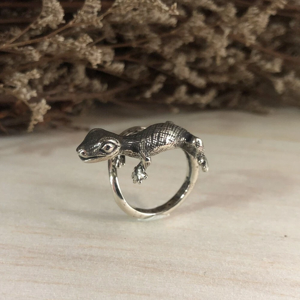 Gecko sterling silver ring cute animal woman gift lizard bugbear