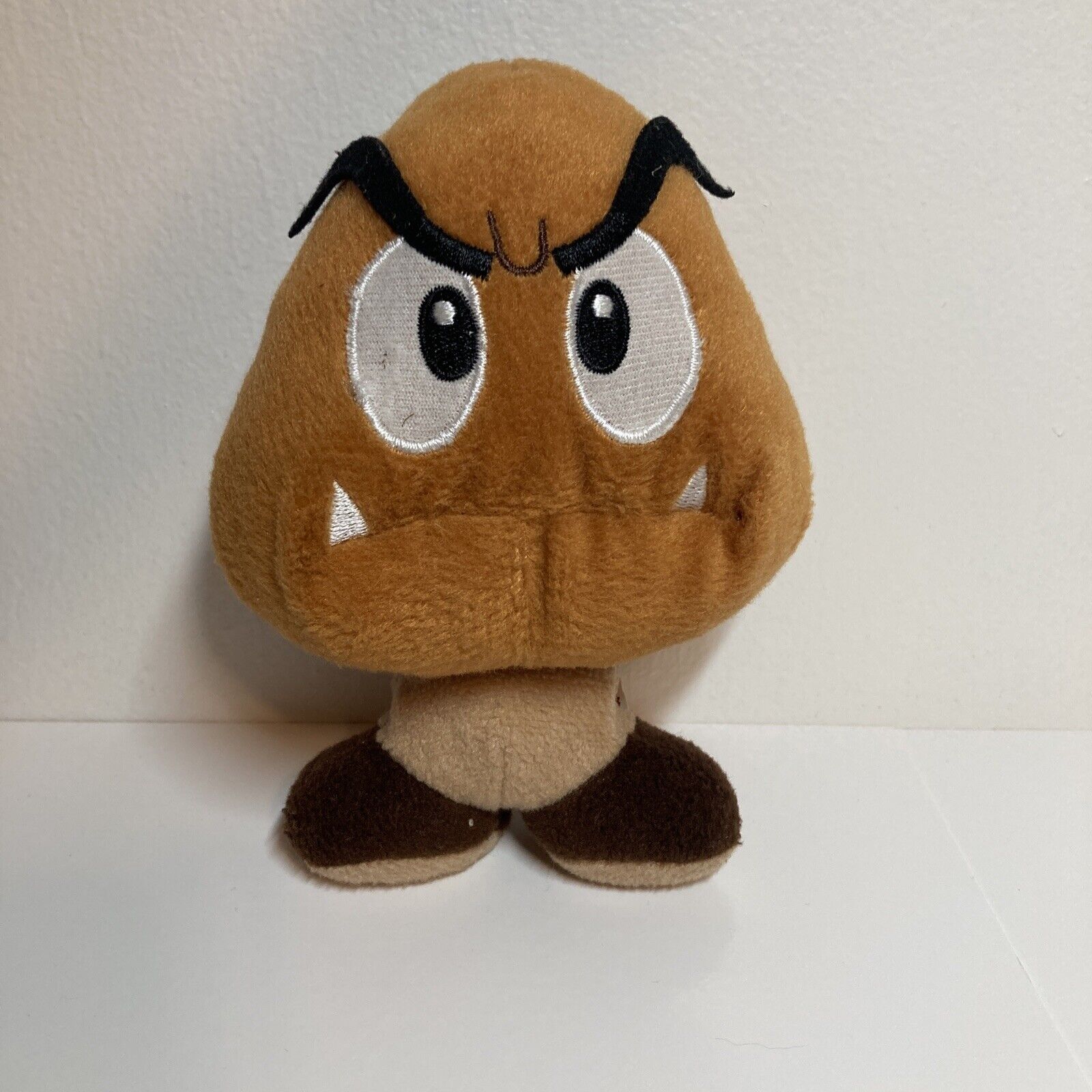 Goomba Backpack Clip - 6" Plush - Super Mario - Nintendo