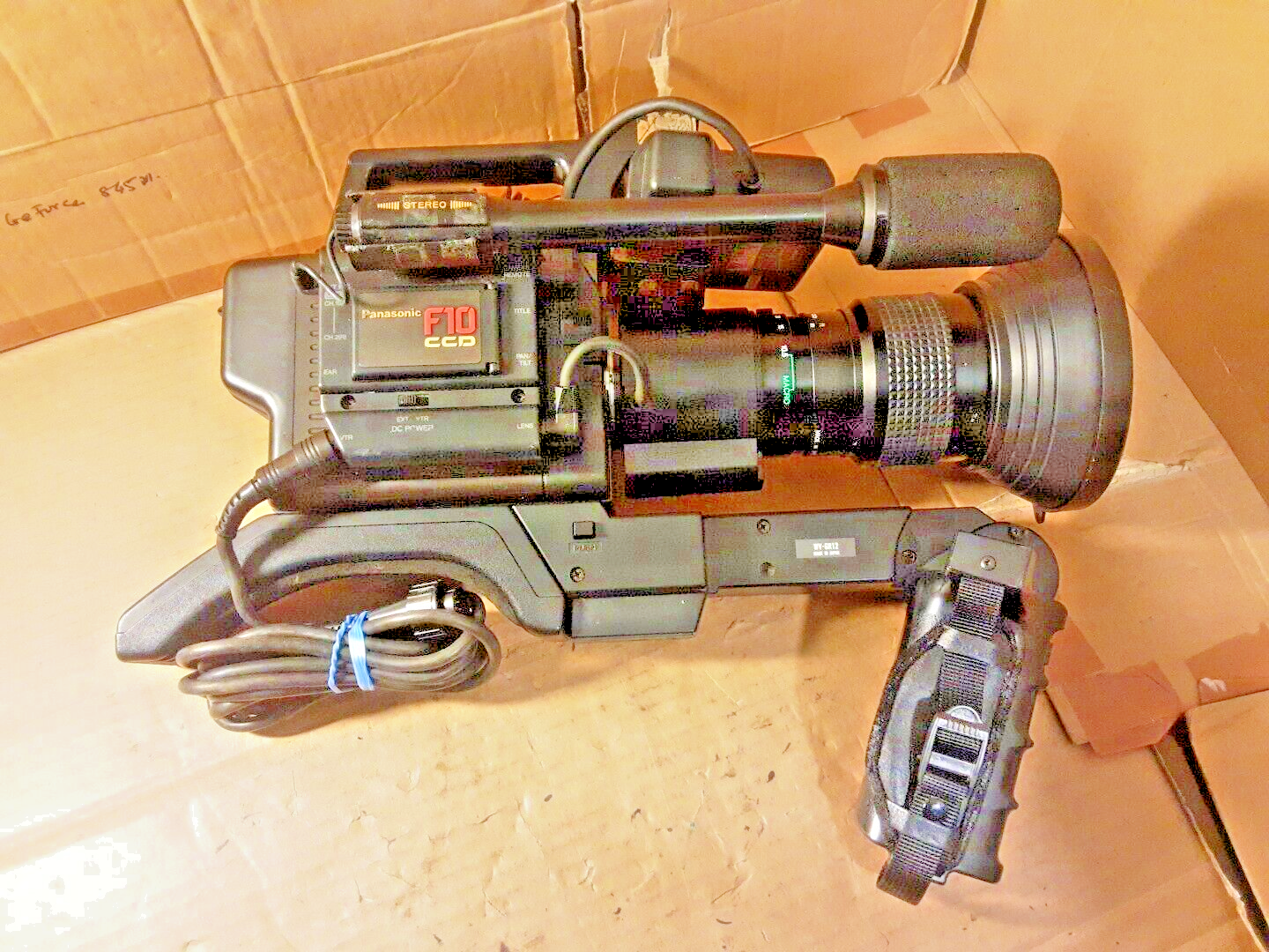 PanasonicF10CCDVideoCamcorder+AG-B640PSU+12VAKKU+GRIFF+MIKRO/OBJEKTIV
