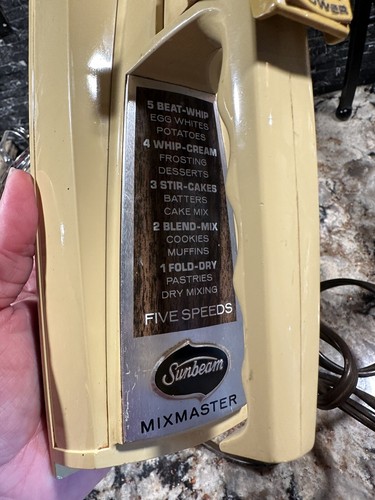 Vintage Sunbeam Mixmaster Hand Mixer 5 Speed Harvest Gold Tested Retro Kitchen - Picture 5 of 10