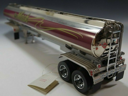 FRANKLIN MINT 1993 MACK ELITE TRUCK AND TANKER MODEL 1:32 SCALE DIE CAST - Picture 10 of 12