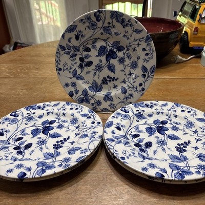 Queen's Blue & White Wild Berries Salad Plates RARE 8 1/2 .  Set Of 5
