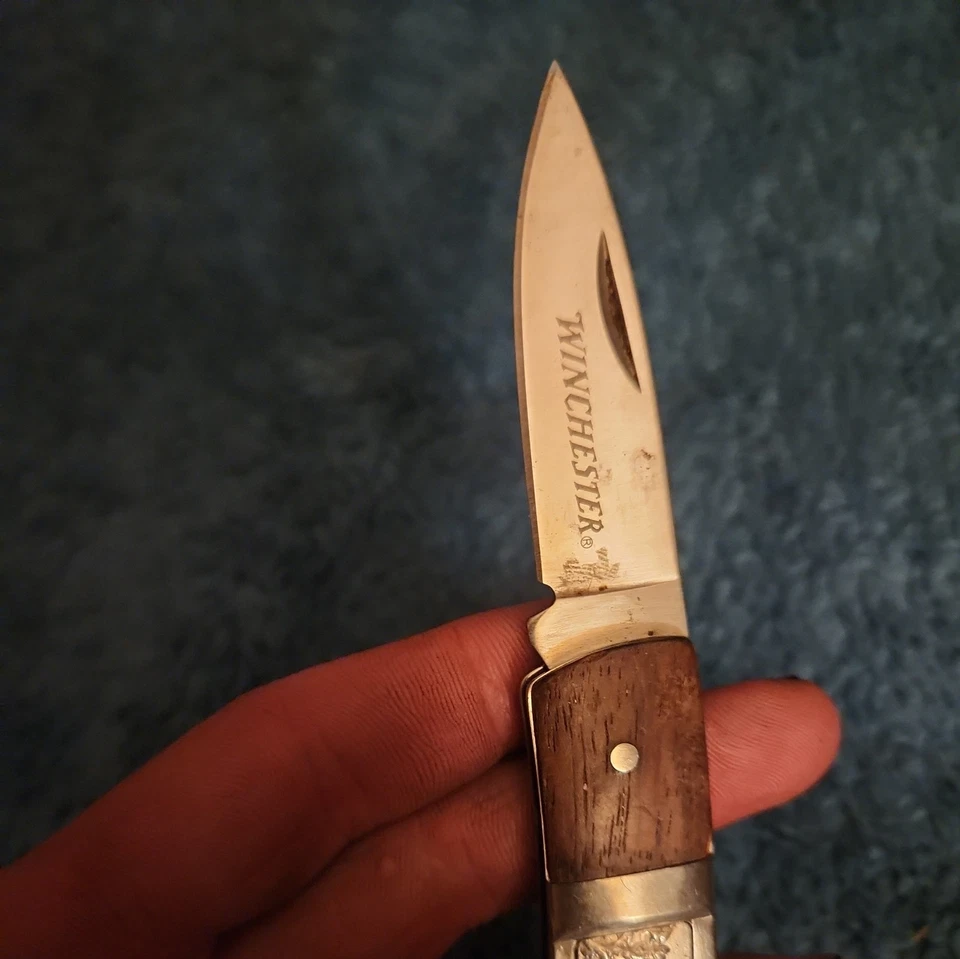 Navaja de Bolsillo Plegable Winchester Blockback Acero Inoxidable 3D Escena de Ciervo Foto 3 de 4