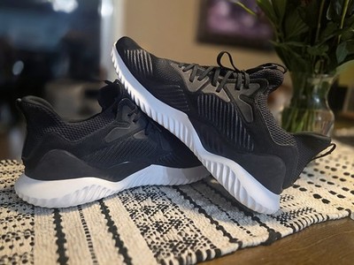 adidas Black White Low Top Athletic Sneakers Lace Up Rubber Outsole