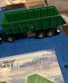 LEGO CITY: Dump Truck (7998)