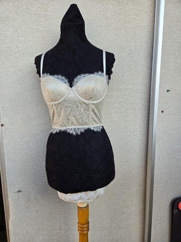Victoria's Secret Lace Dream Angels Bustier Corset Gold Silver 32B/C70 Bra