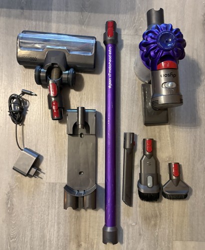 Dyson V8 Akkustaubsauger voll funktionsfähig, mit Gehäuseschaden defekt