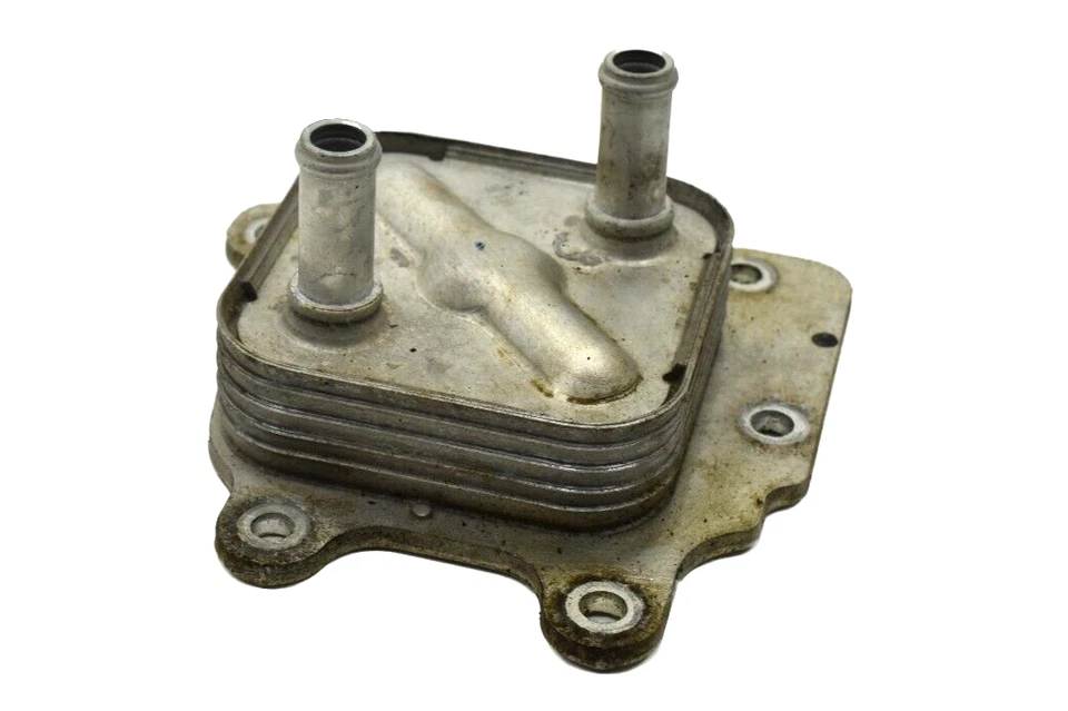 Nissan Rogue 2014-2020 OEM 2,5 L L L4 motor de gasolina intercambiador de enfriador de aceite trasero Foto 2 de 4