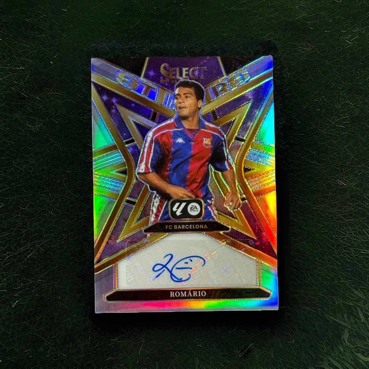 22-23 Panini RIO FERDINAND 直筆サインカード 25シリ 2022-23 Prizm EPL RIO FERDINAND Signatures Auto Base #RIO – Cherry