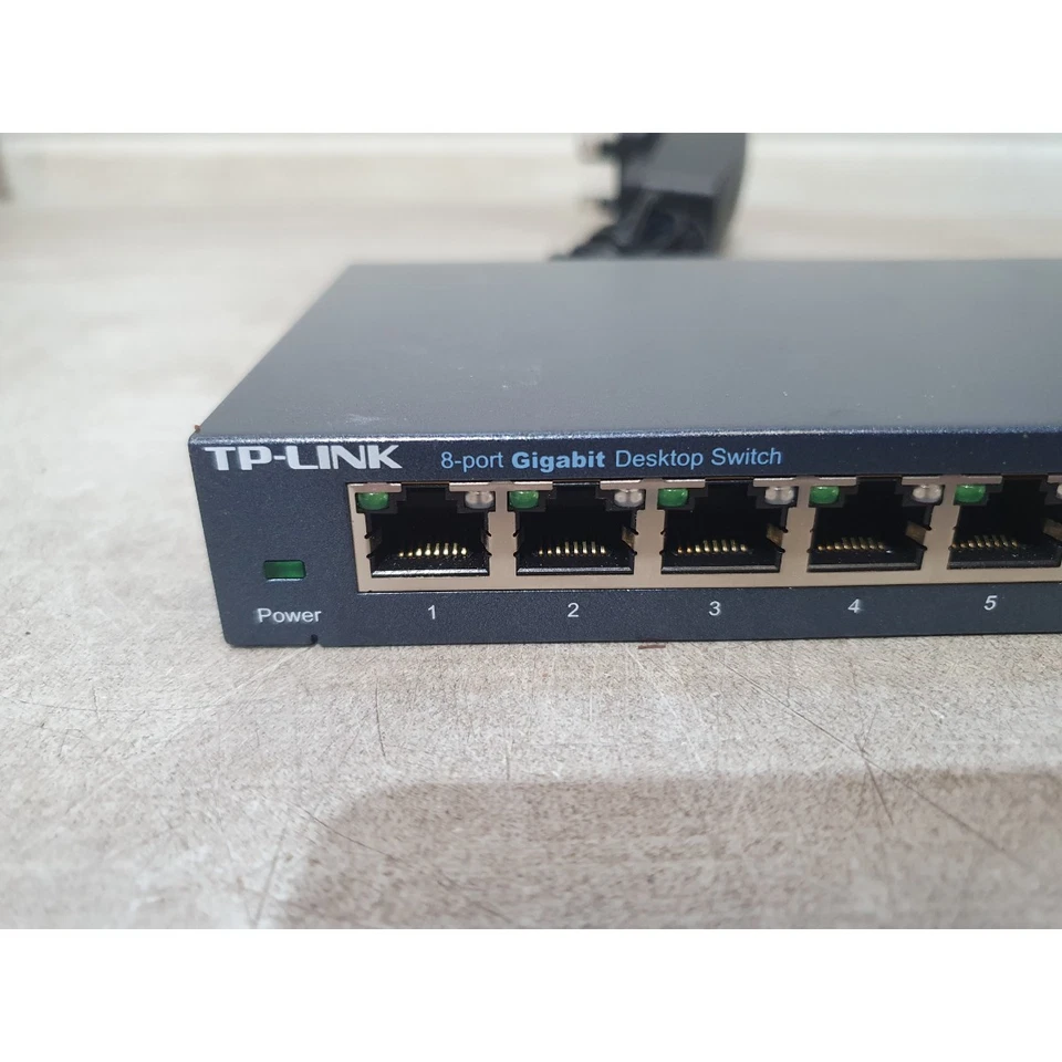 TP-Link TL-SG108 Smart Desktop Gigabit Switch Grey 8x Ethernet Ports w/ Adapter - Image 2 of 4