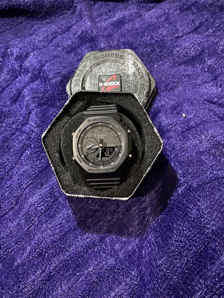 Casio G-Shock GA-2100-1A1, foto 2 de 5
