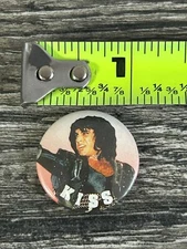 KISS BUTTON Pin Badge Animalize Gene Simmons White Logo Round 1" Vintage Kiss