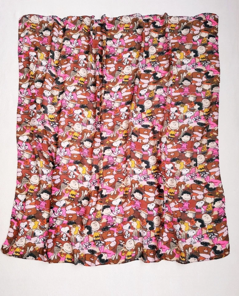 Codello Peanuts Snoopy Tuch 120 x 120 cm NEU Schal Woodstock Charlie Brown Scarf - Bild 3 von 4