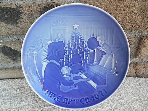 Plato coleccionable decorativo vintage 1971 Bing & Grondahl Navidad en casa 7" - Imagen 2 de 7