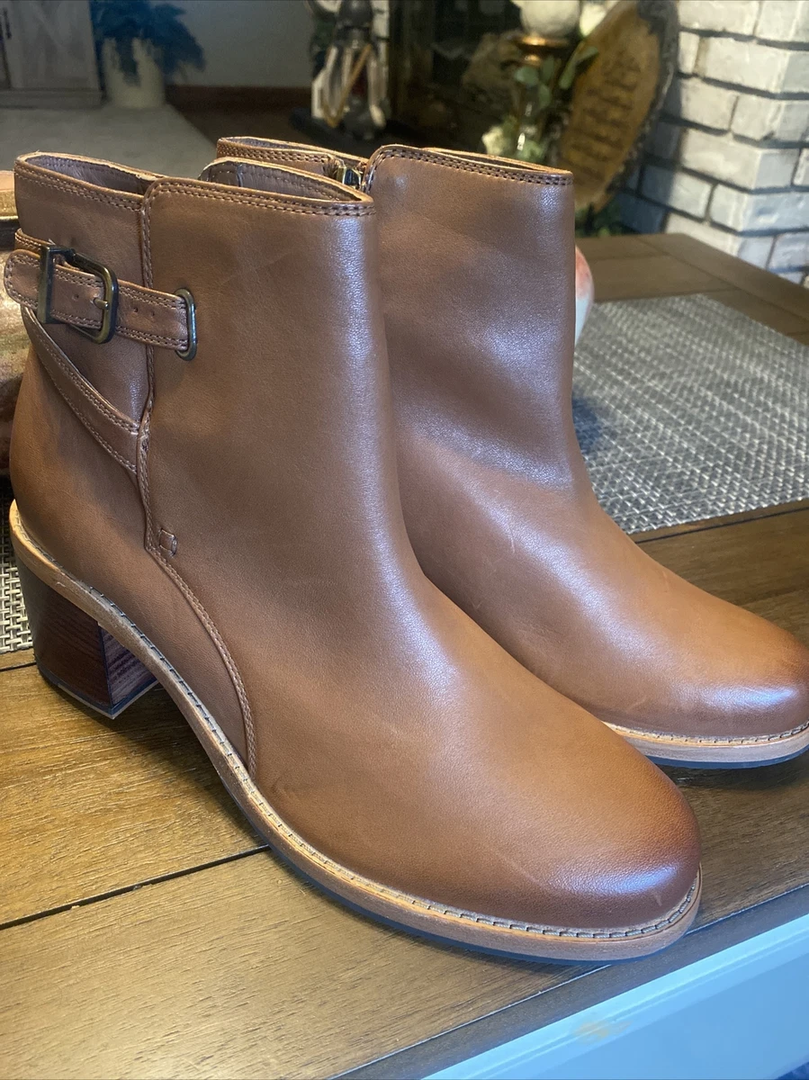 Clarks Leather Ankle Boots with Buckle Detail Clarkdale Jax Dark