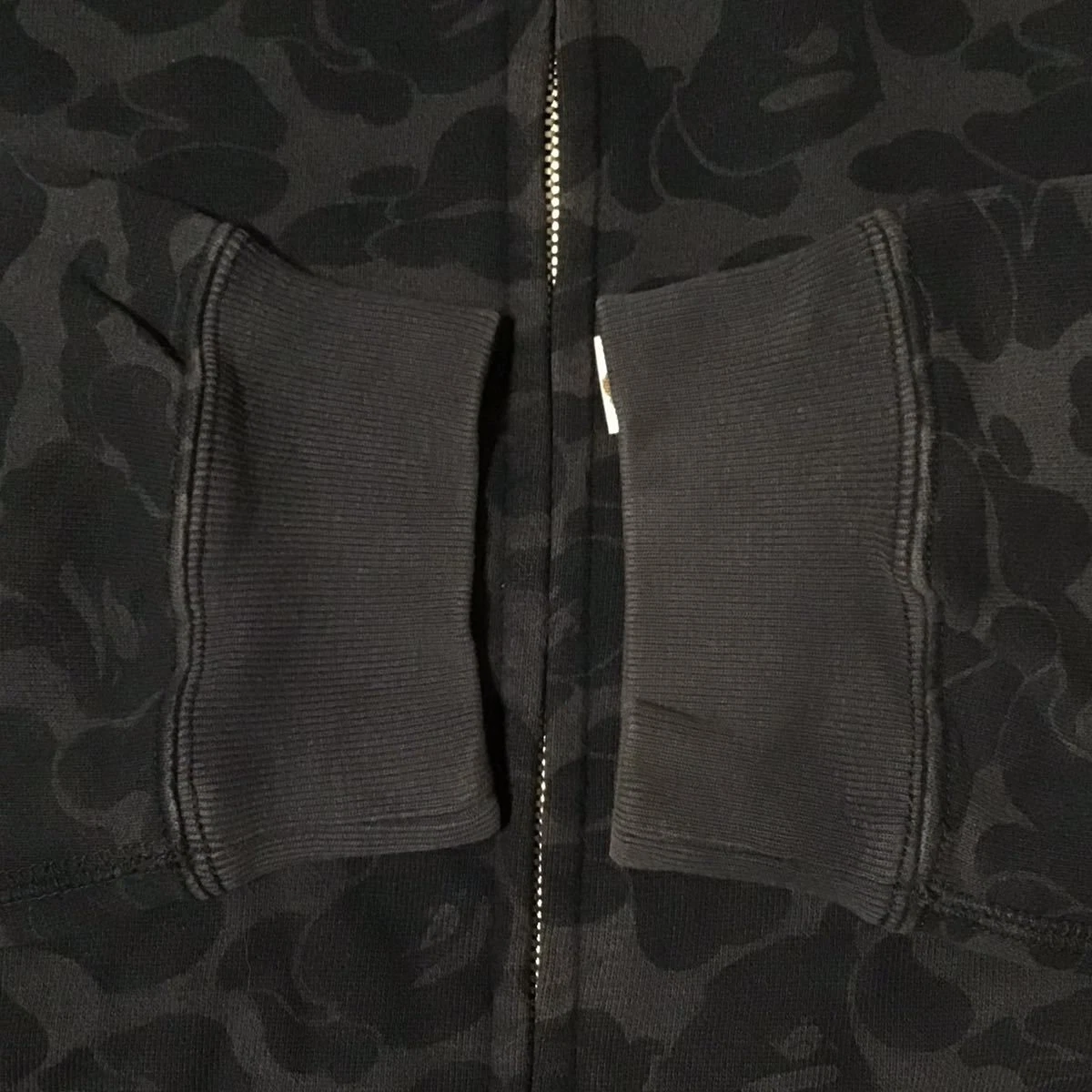 A BATHING APE (BAPE) Felpa con cappuccio BAPE mimetica tinta unita full zip blu navy una scimmia da bagno NIGO taglia M usata 2504SY