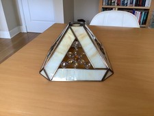 ART DECO GEOMETRIC STYLE LEADED GLSS LAMP SHADE IN CREAM & AMBER