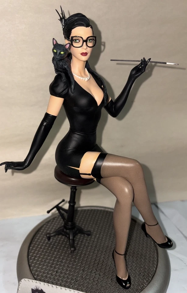 DC Collectibles Bombshells "Catwoman" LE #1291/5200 8.75" Figurine with Box - Image 4 of 4