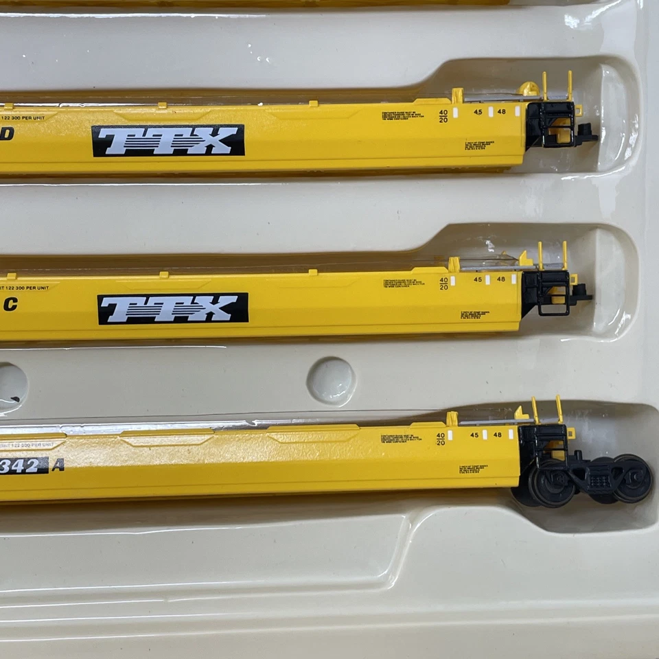 HO Con-Cor DTTX 75342 48’ Twin Stack Container Cars 5 Unit Assembled Set NIB - Image 4 of 4