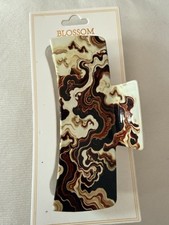 Blossom White/Brown 4in. Hair Claw Clip