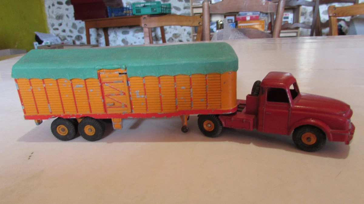 Dinky toys , simca cargo réf 33 , occasion - Collection