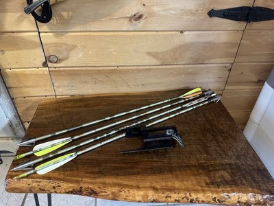 Vintage Archery Lot Overdraw Rest Easton XX75 25  Arrows Broadheads