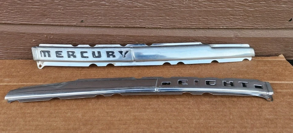 Mercury 1947-1948 ocho molduras emblema maletero OEM Foto 2 de 4