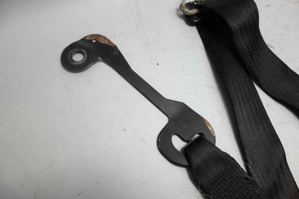 BMW E24 633CSi 1980-1984 cupé delantero izquierdo cinturón de seguridad del conductor sujeción OEM Foto 2 de 3