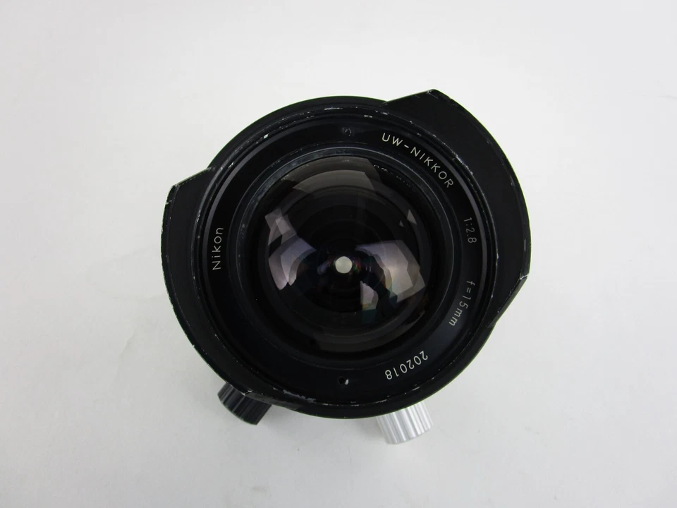 Lente gran angular ojo de pez Nikon UW Nikkor 15 mm f/2,8 con visor Nikonos 15 Foto 2 de 4