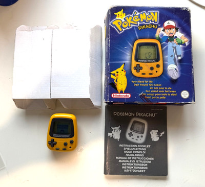 Pokemon Pikachu Tamagotchi Virtual Pet (Tested & Working) boxed with manual 1999