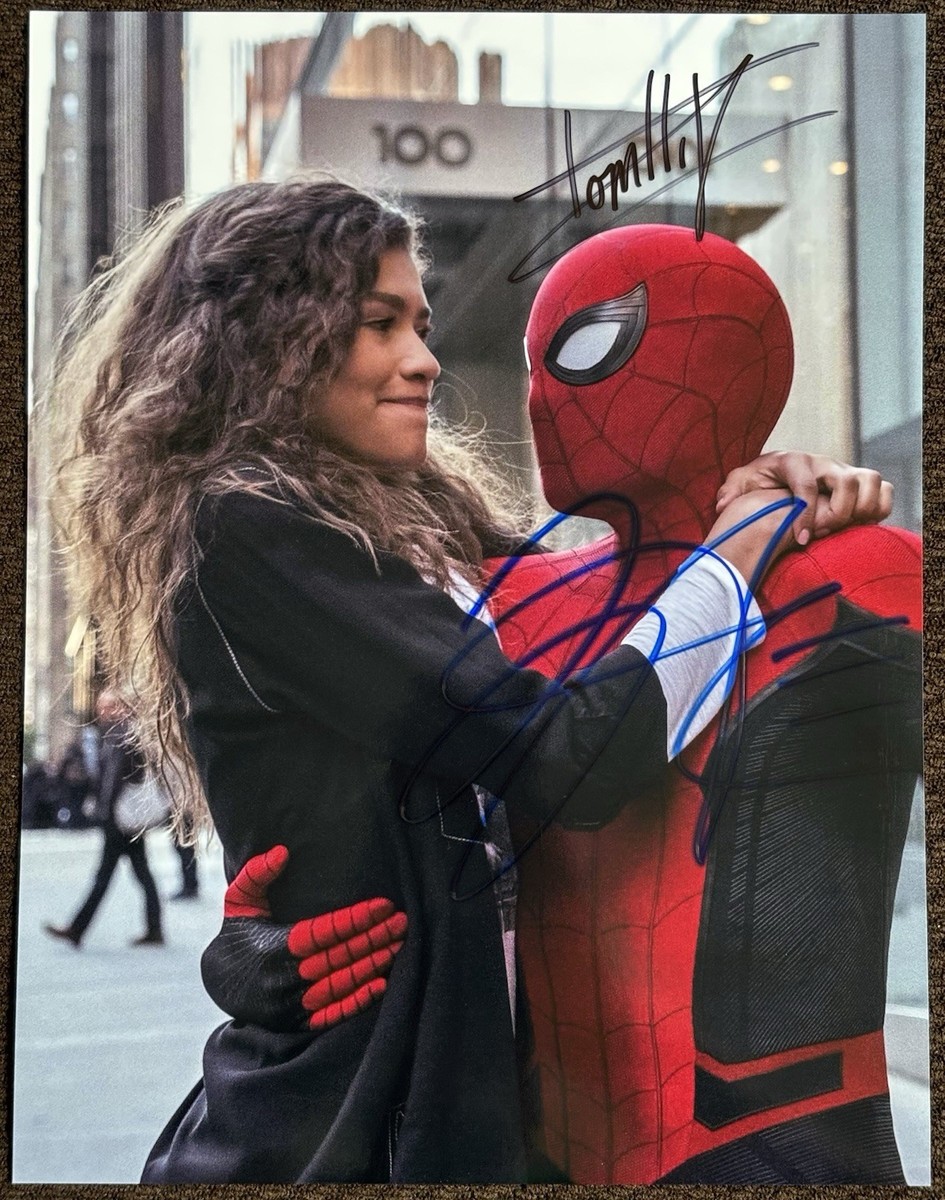 スパイダーマン トム・ホランド & ゼンデイヤ 直筆サイン入り写真 保証書付 F Tom Holland and Zendaya Signed Photo, 8.5x11 with COA