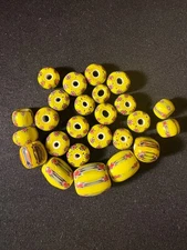 25 Chevron glass beads - Yellow -5-12mm Handmade Fancy Rare (B1037)