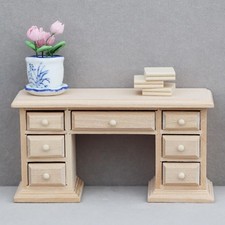 Modello di scrivania in legno per casa delle bambole in scala 1:12 Mobili in