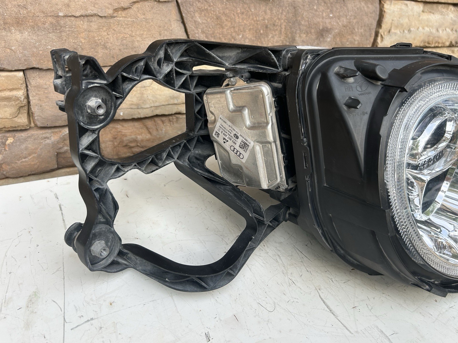 2016-2020 BENTLEY BENTAYGA FRONT RIGHT HEADLIGHT PASSENGER LED HEAD LIGHT