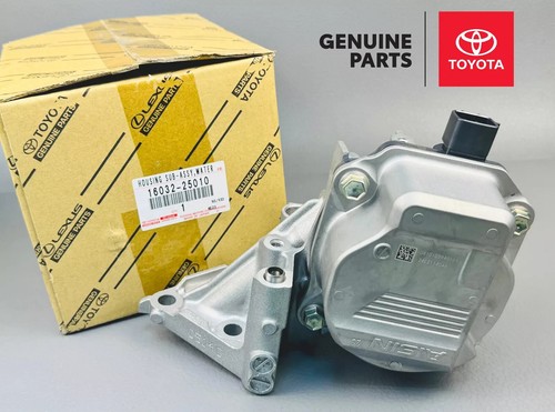 Genuine Lexus Toyota Water Pump Assembly w/Housing Inlet 16032-0F011 OEM - Picture 2 of 5