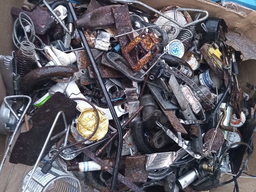 ART Scrap Metal Job Lot Gutter Finds Sculpture Art Picture Art - Picture 12 of 23