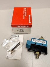 Honeywell BZE6-RQX2 Top Plunger Switch SPDT 1NO 1NC w/Reset Plunger-New In Box