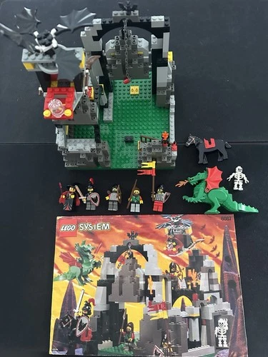 LEGO Vintage Castle: Witch's Magic Manor (6087) Fright Knights