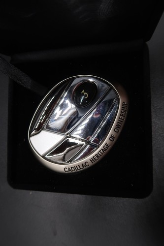 Vtg Cadillac Heritage Ownership 3 Medallion Grill Ornament Beautiful Swag Emblem - Picture 6 of 13