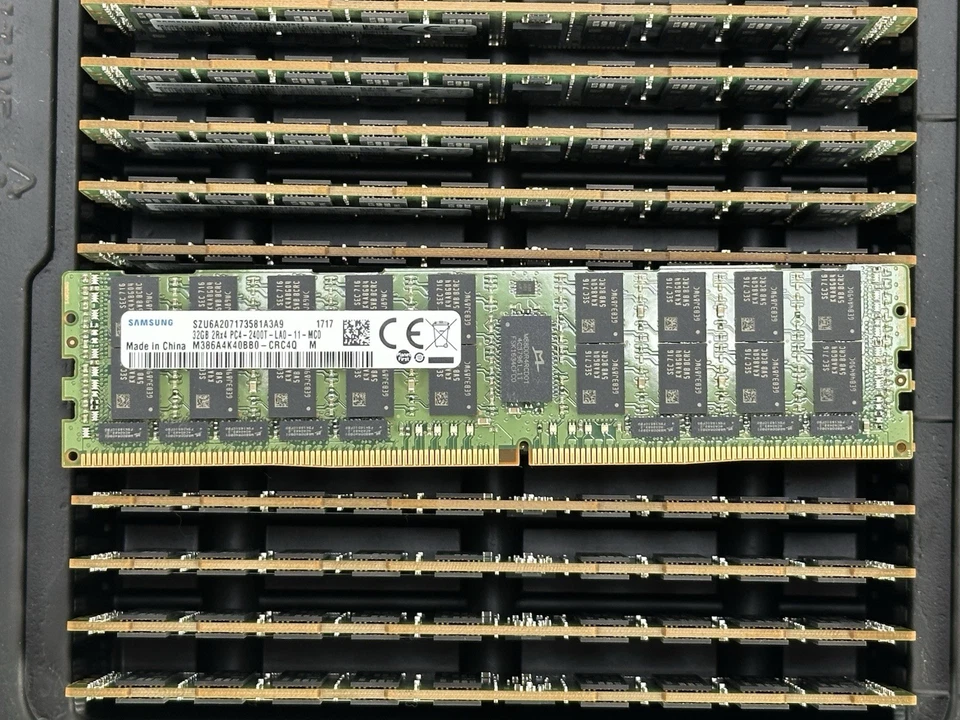 Memória RAM M386A4K40BB0-CRC4Q Samsung 1x 32GB 2Rx4 PC4-2400T-L ECC LRDIMM DDR4 - Imagem 3 de 4
