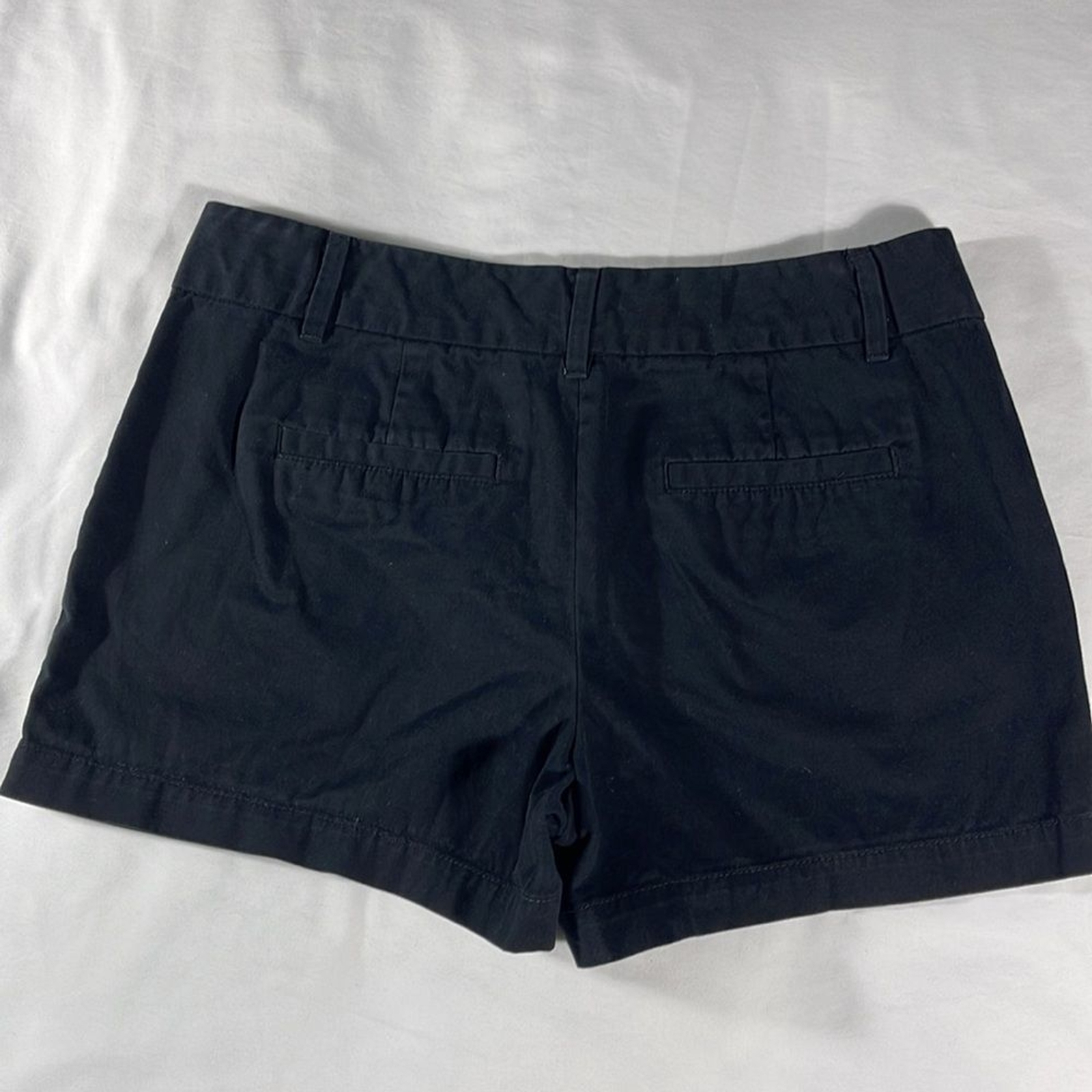 LOFT womens black basic flat front 3.5" inseam ch… - image 3