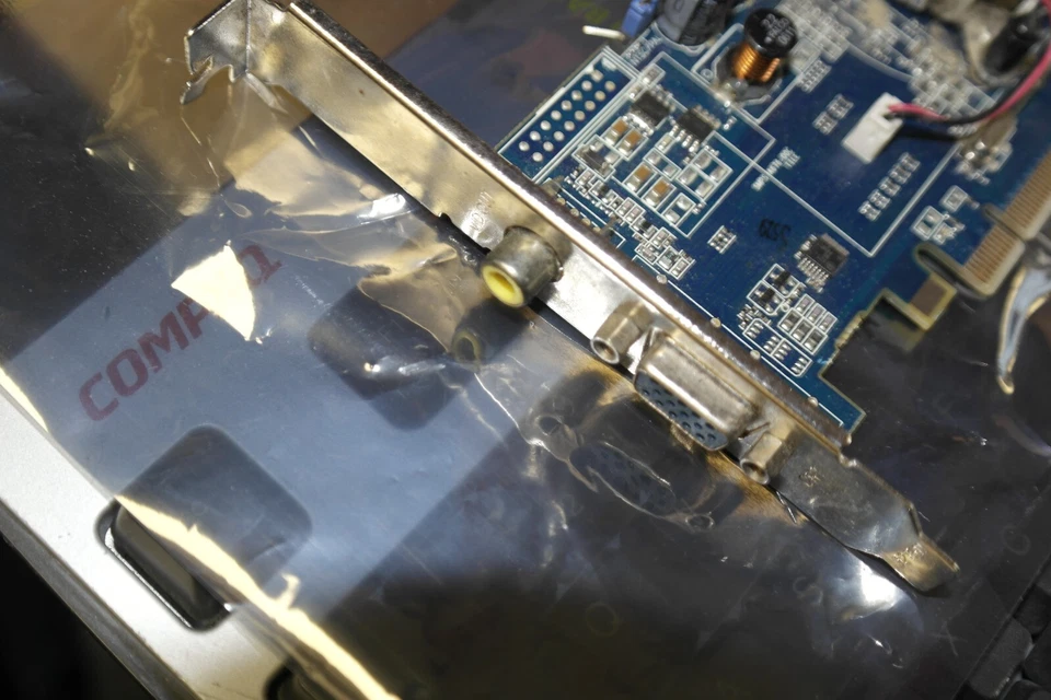 512MB ATI Radeon X1300 VGA RCA composite 16x  PCI-e Graphics Video Card - Image 4 of 4